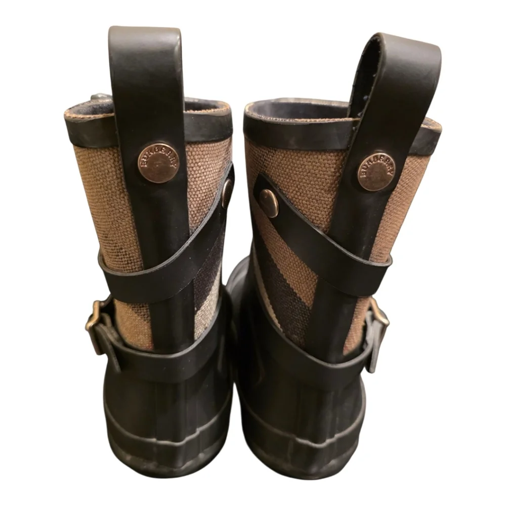 BURBERRY Holloway Buckle Rubber Rain Boots - US‎ 1.5Y (33)